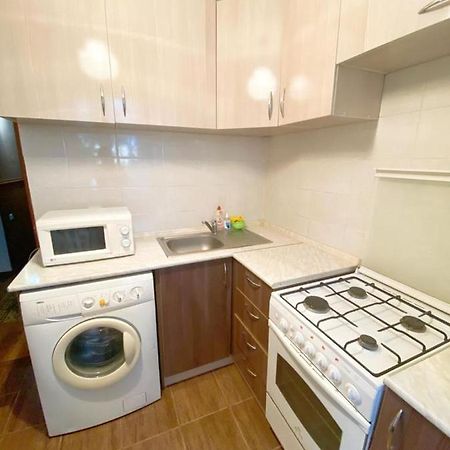 Apartamento Квартира Напротив Аэропорта Turksib Exterior foto